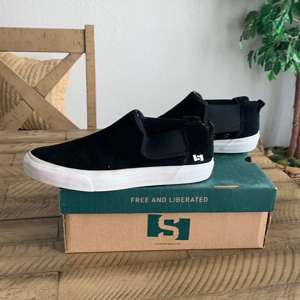 State Footwear Felton Black Suede Slip Ons size 9 - Picture 6 of 10